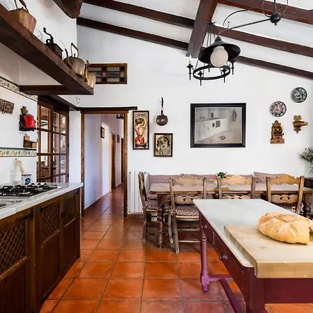 La Mejorana Refugio Andaluz Con Piscina Entre Olivos Nyaraló